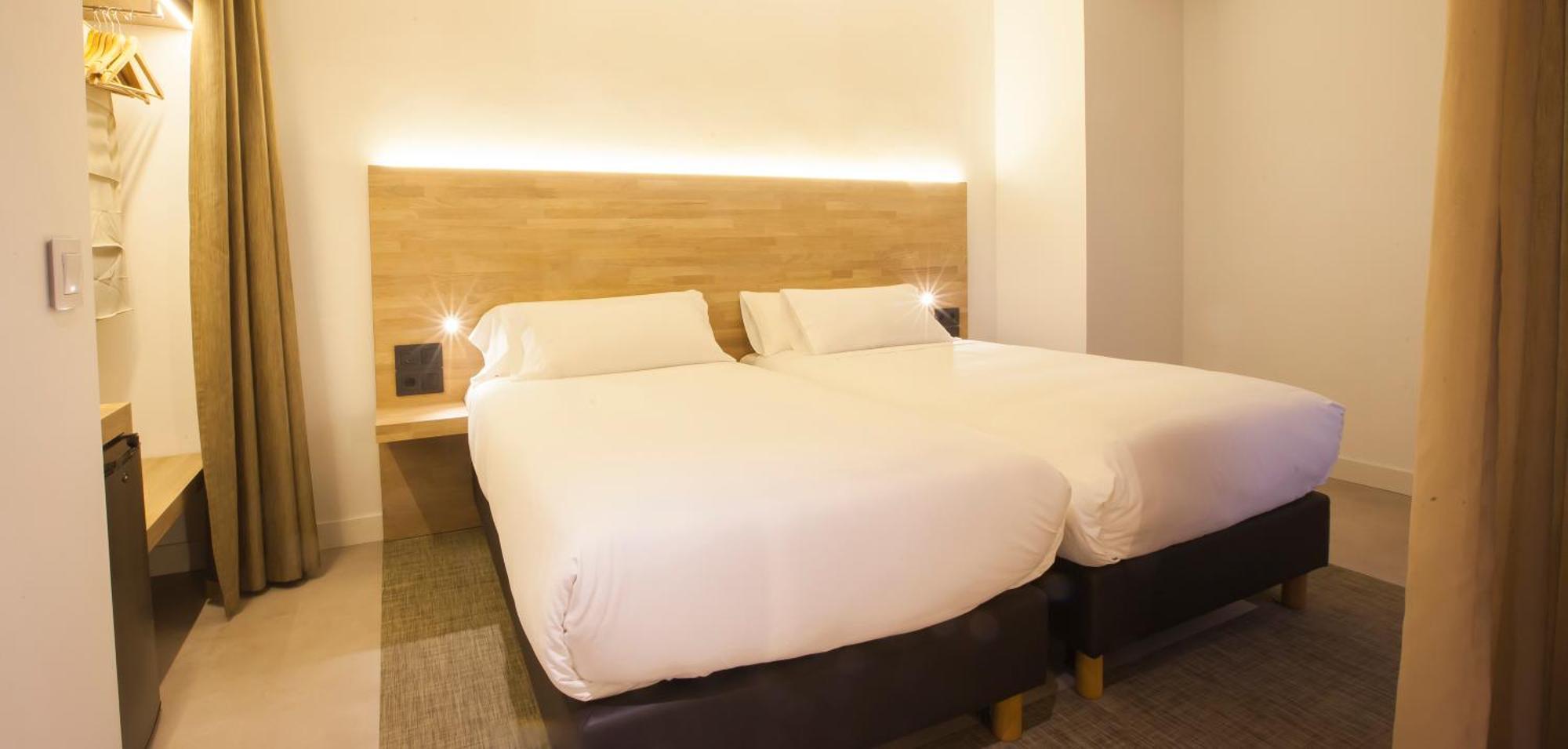 Hotel A Pamplona Habitación foto